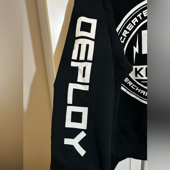 π Kt8 merch and co graphic front zip sweater - Picture 4 of 5